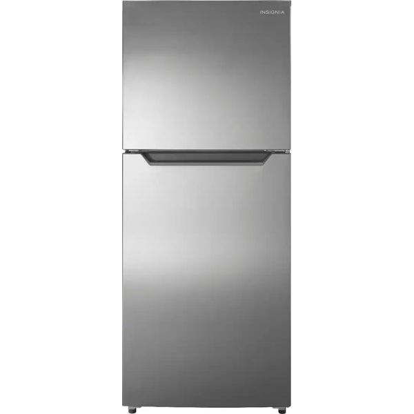 Insignia 10 cu ft top-freezer refrigerator